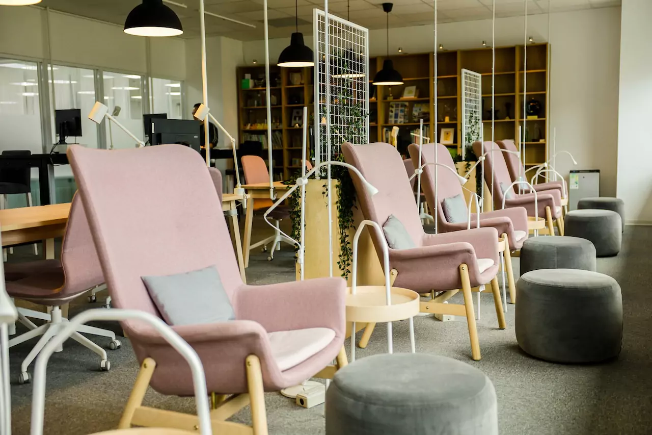 IKEA員工休息區躺椅